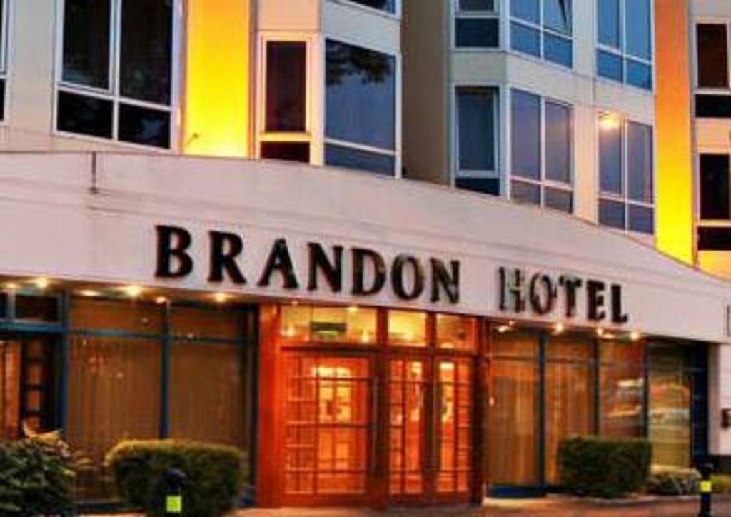 Brandon Hotel Conference & Leisure Centre Тралі Екстер'єр фото